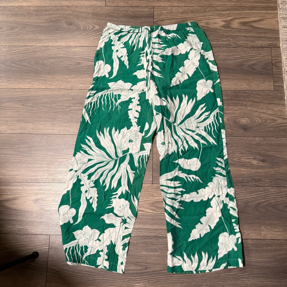 H&M Green and White Floral Pants
